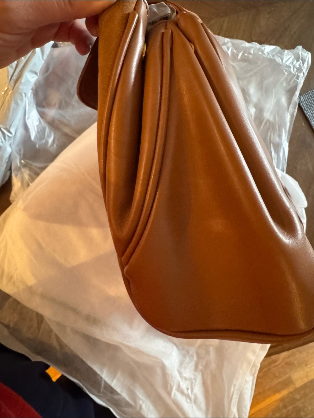 Suede Shoulder Bag in Tan - Classic Women’s Handbag- brand new , never used! - Picture 4 of 11